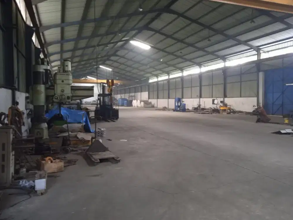 Disewakan Gudang Bagus Ada Hoist Crane dan Office di Cukang Galih Tangerang