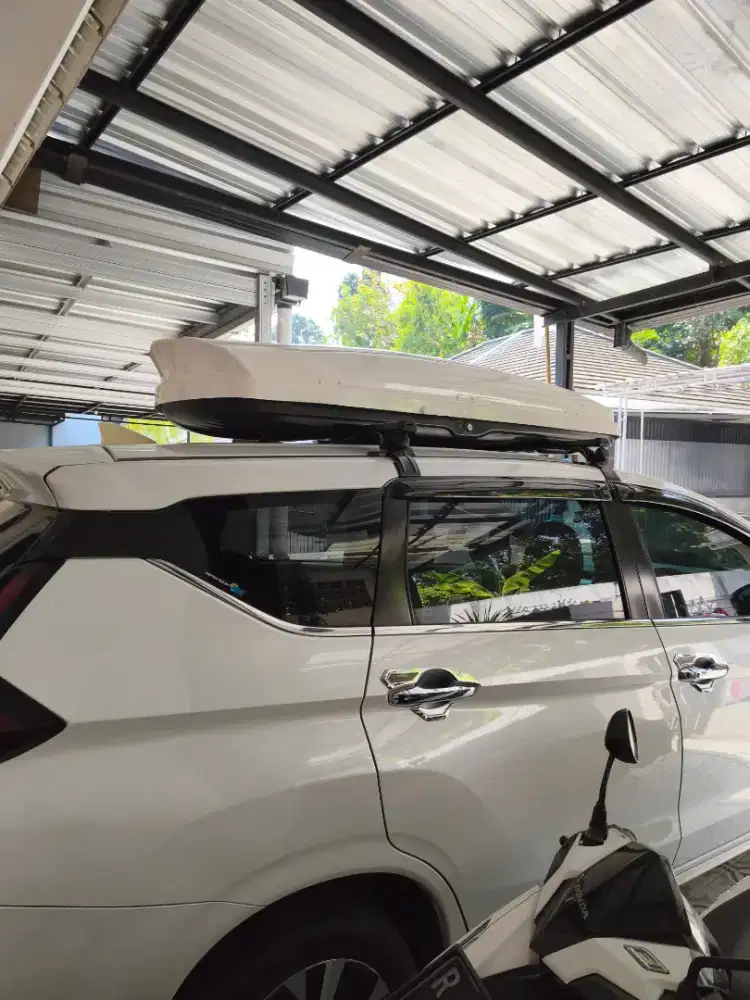 Roof Box 500L & Cross Bar mobil set siap pakai