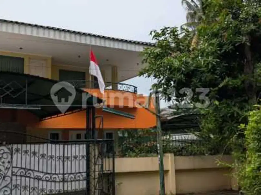 Rumah Hitung Tanah Lokasi Strategis di Pondok Indah, Jakarta Selatan