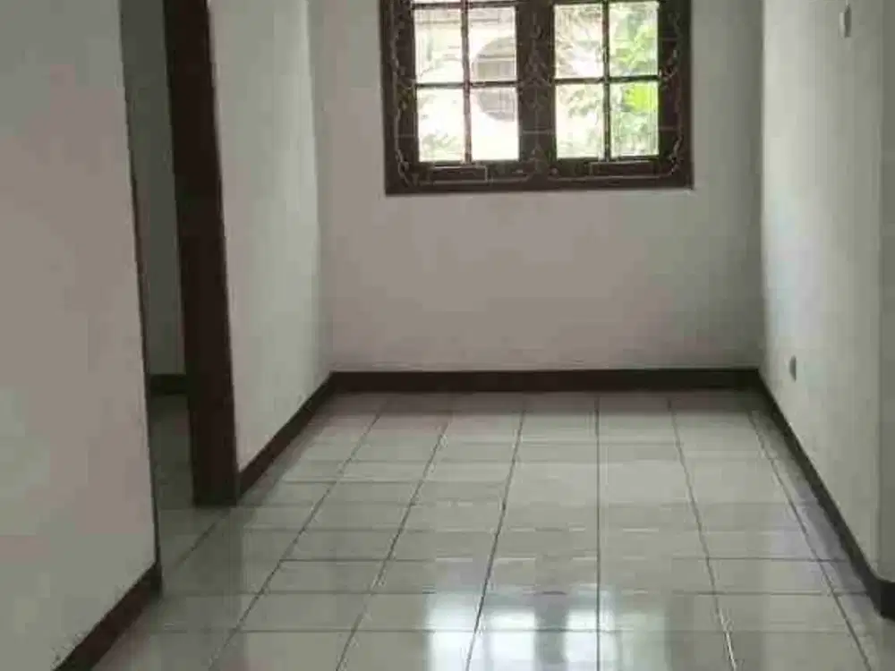 Rumah Siap Huni Hitung Tanah Dalam Komplek Di Lebak Bulus