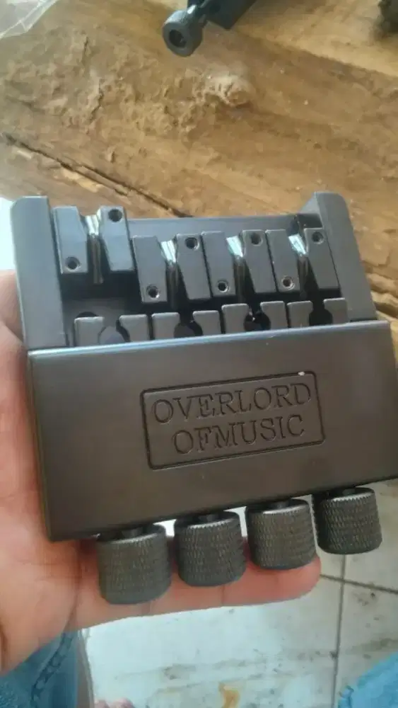 Bass Buntung Headless tremolo harga pelajar