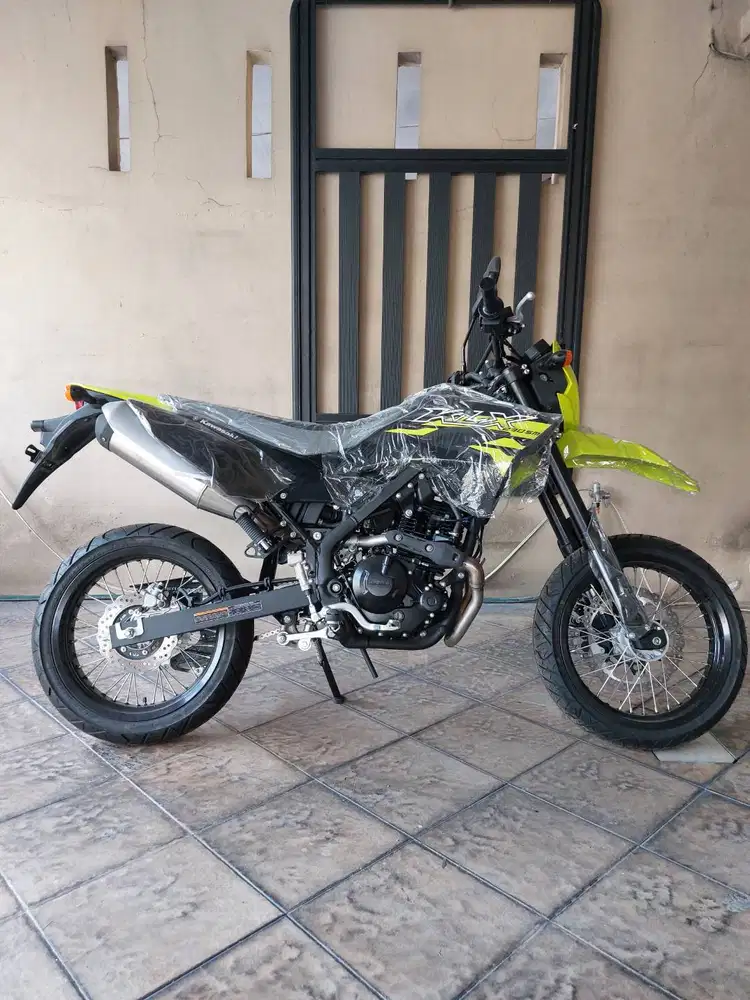 KAWASAKI KLX 230 SM 2025 - MOTOR BARU