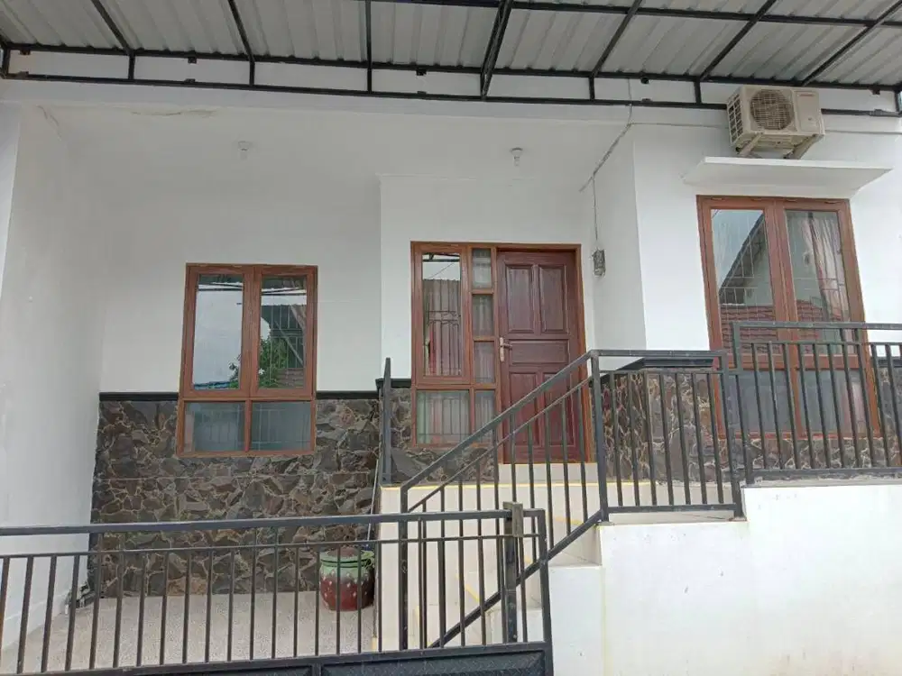 Kantor & Rumah Nyaman Di Jalan Poros Pusat Bisnis