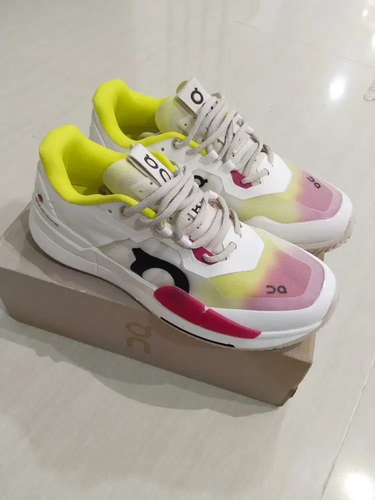 Sepatu ON CLOUD ROGER PRO.2 White Lemon