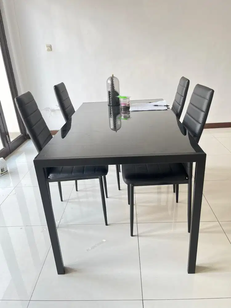 DIJUAL MEJA MAKAN MINIMALIS 4 KURSI WARNA HITAM