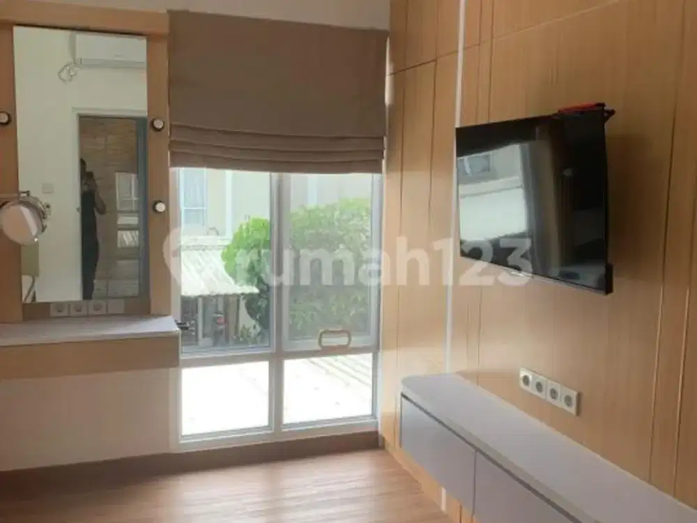 Rumah Bagus Terawat 2 Lantai di Cluster Latigo Village
