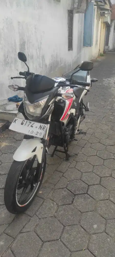 Dijual honda cb150r tahun 2014