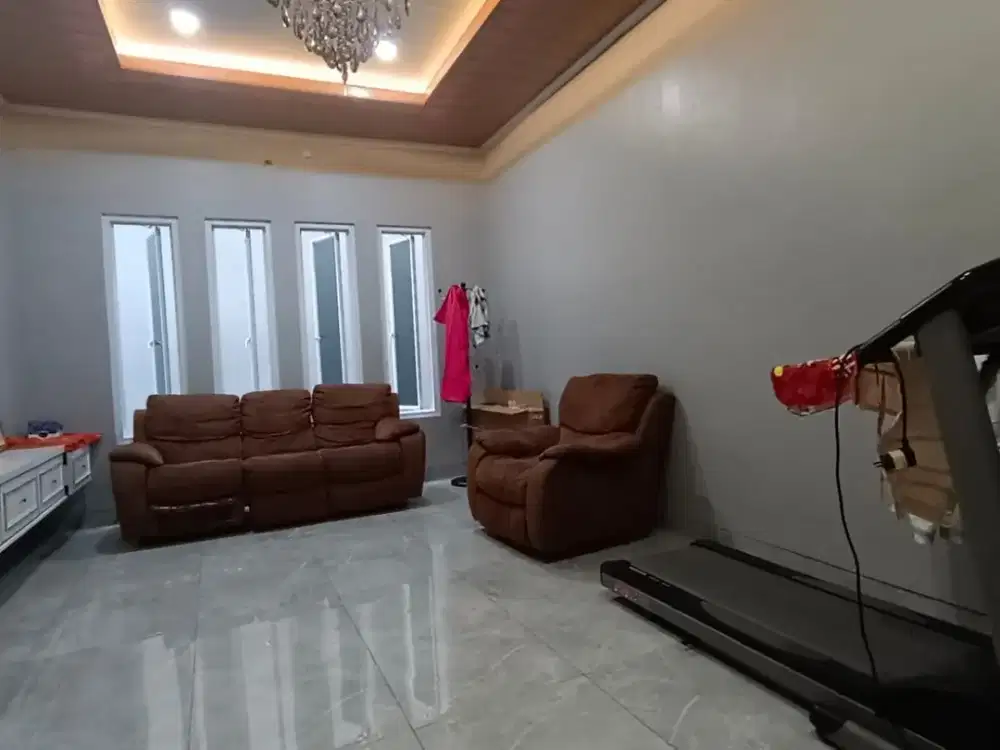 Dijual Rumah 3 Lantai Full Renov di Cluster Harmoni, Harapan Indah