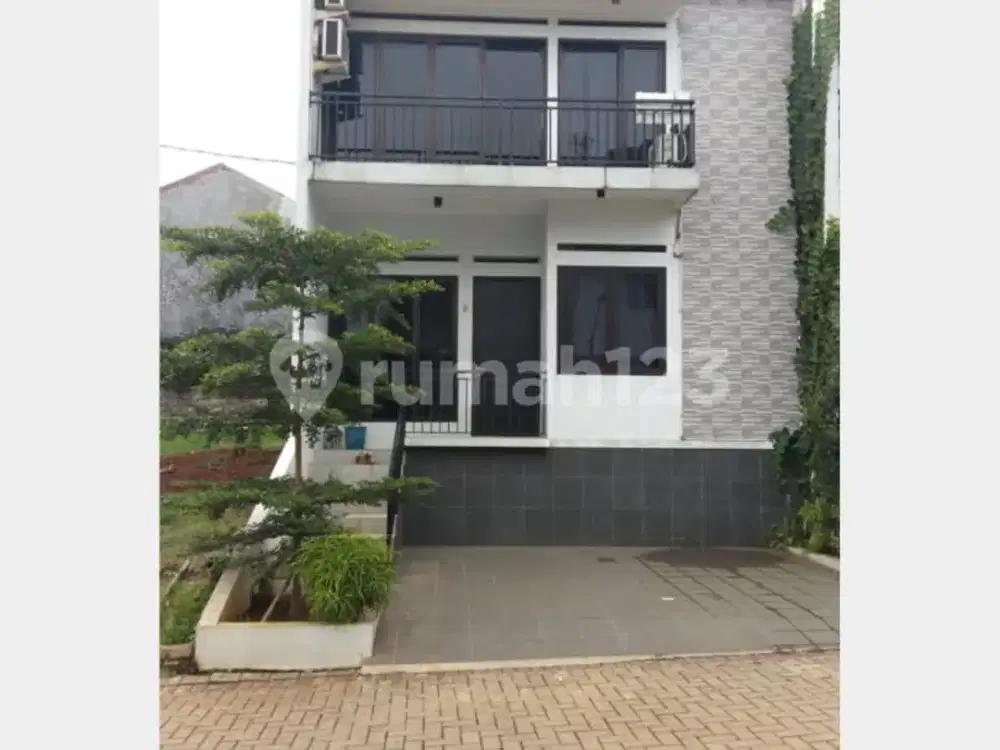 Jual Rumah 2 Lantai Nyaman Cantik Pinehill Kencanaloka