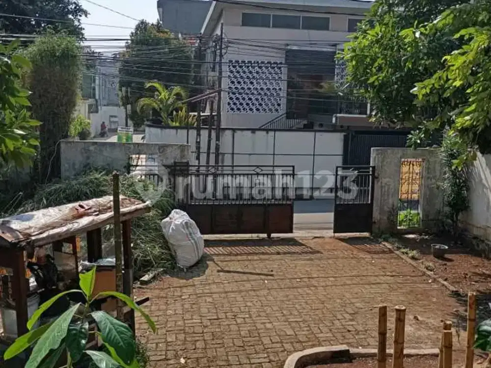 Rumah Dijual Menghadap Timur di Kebayoran Baru