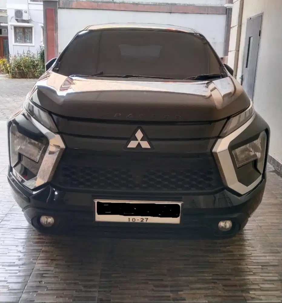 XPANDER HITAM 2022