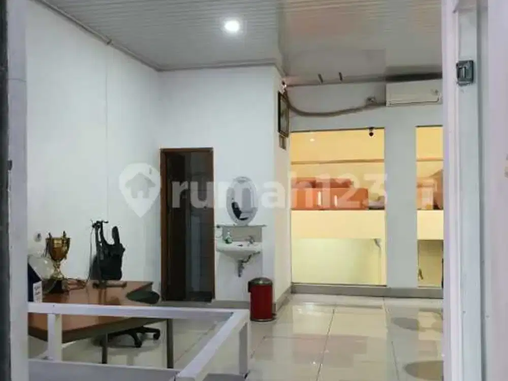 Kantor Gudang Tempat Usaha Akses Kontainer Hadap Jalan Raya di Bencongan, Kelapa Dua - Tangerang