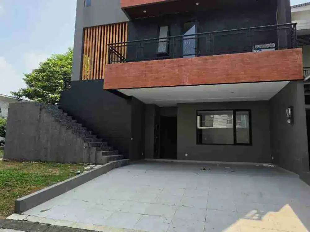 Rumah Baru Mewah 3 lantai dengan lift di  Alam  sutera