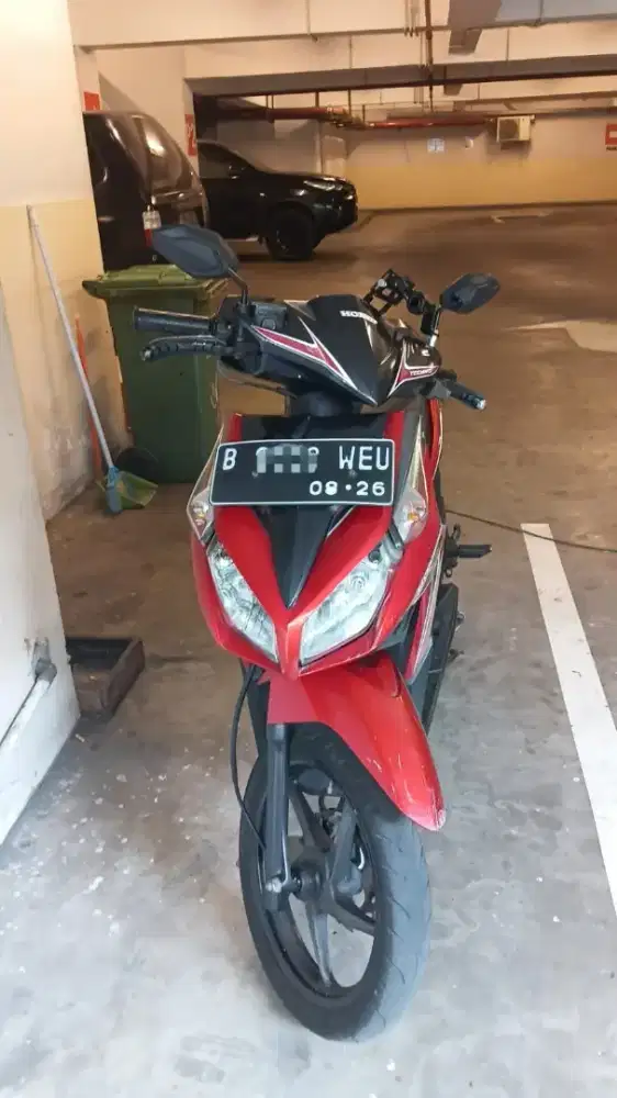 Motor Vario bekas warna merah