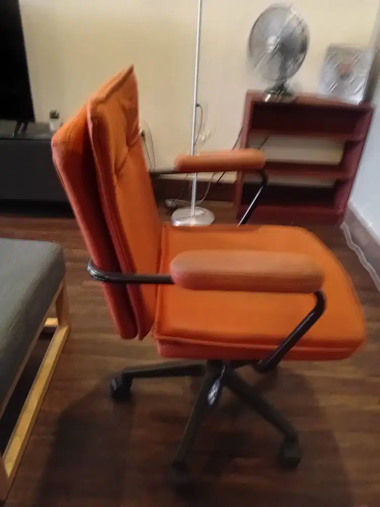 Kursi Kantor kondisi mulus