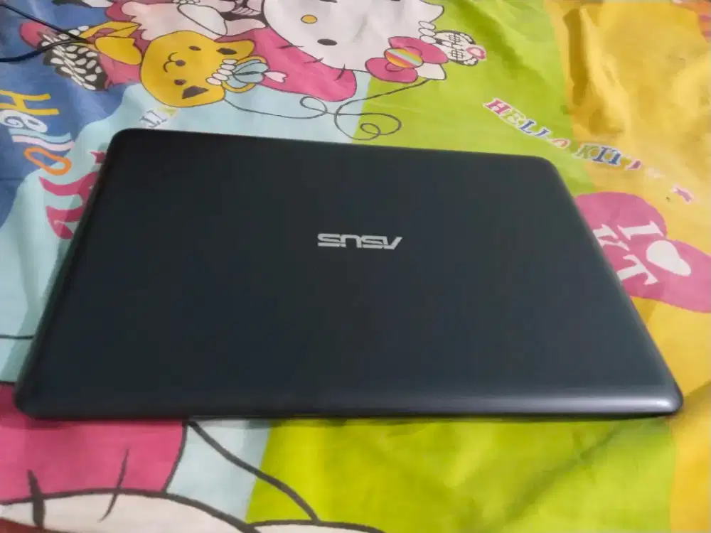 Asus E402Y Slim SSD 256GB