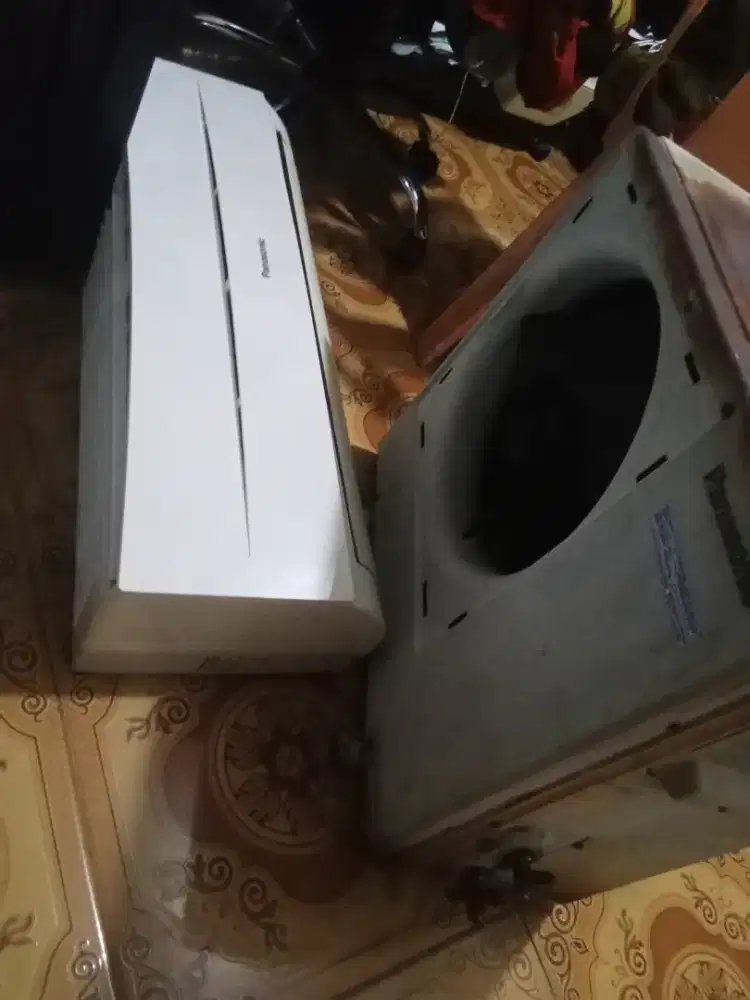 Beli barang bekas AC kulkas tv dll
