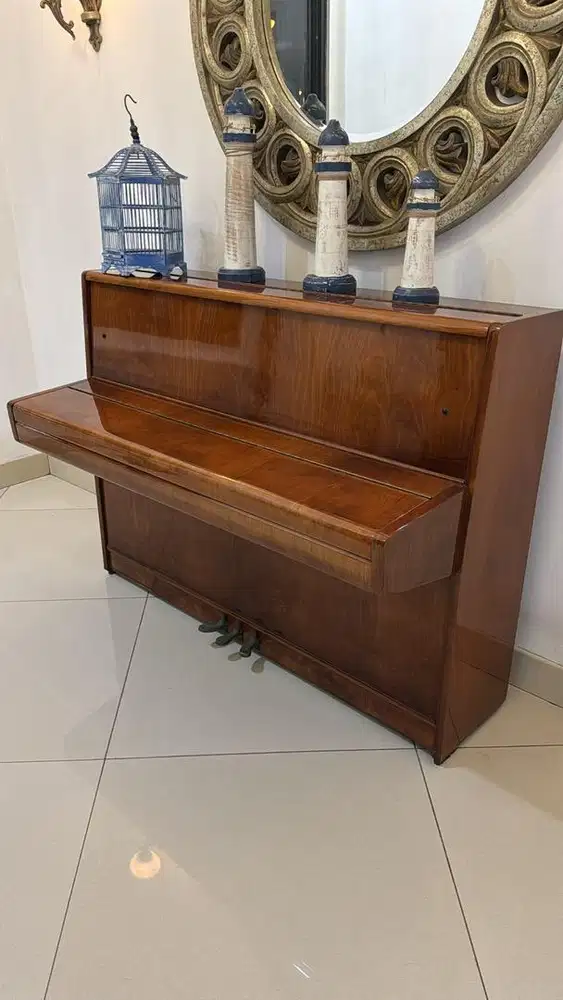 Piano Upright Rubinstein