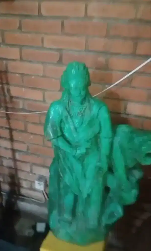 Giok PS patung Maung dan meja wali9