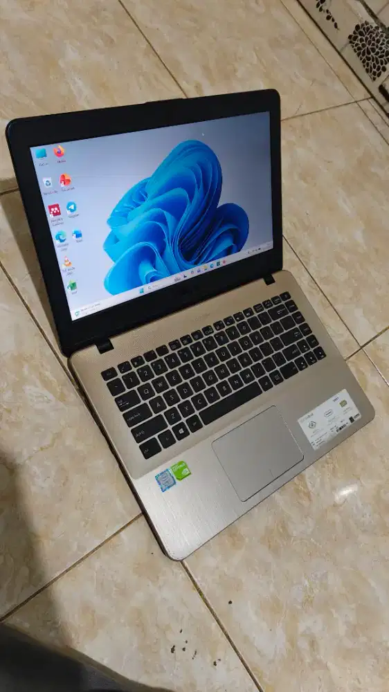 JUAL LAPTOP ASUS VIVOBOOK X442U CORE I7 RAM 8 GB SSD 512 GB Vga Nvidia