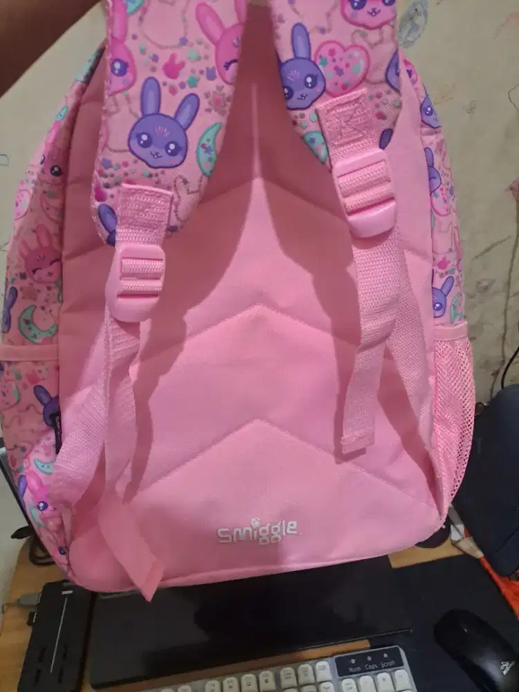 Atas ank cewek smiggle