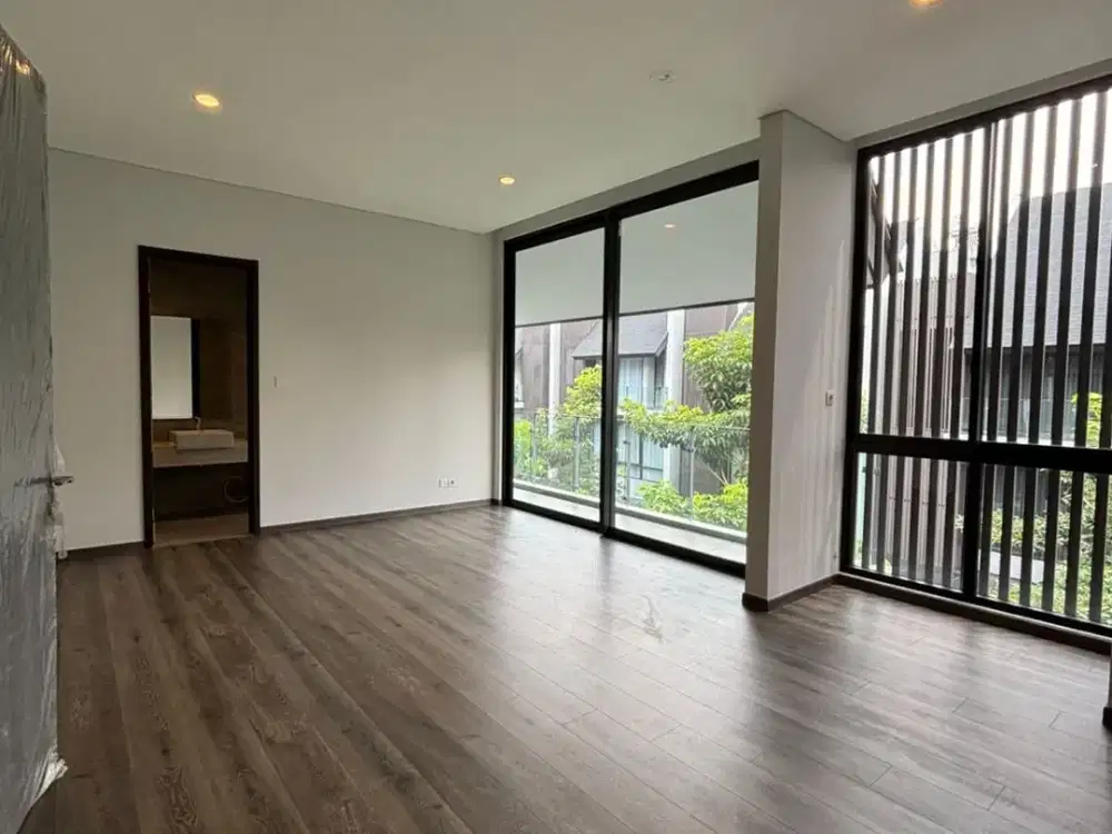 Rumah Mewah 3 Lantai Brand New di Serenia Hills Lebak Bulus, Smart Home Ready!