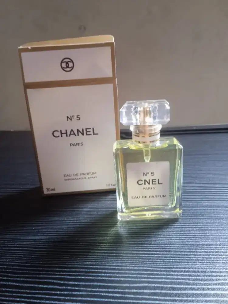 Di jual parfum wanita
