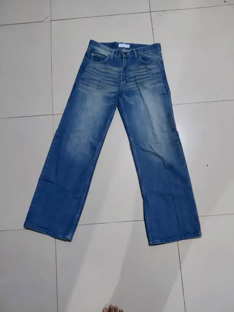 celana levis second