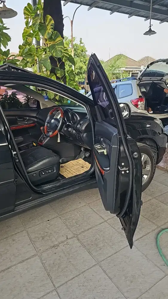 Serabutan membantuk kerjaan variasi mobil