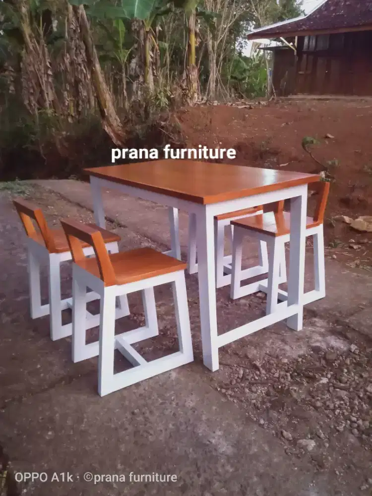 Meja kursi makan dan cafe
