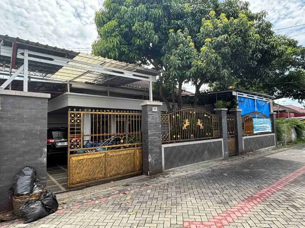 Dijual rumah tinggal plus rumah kost