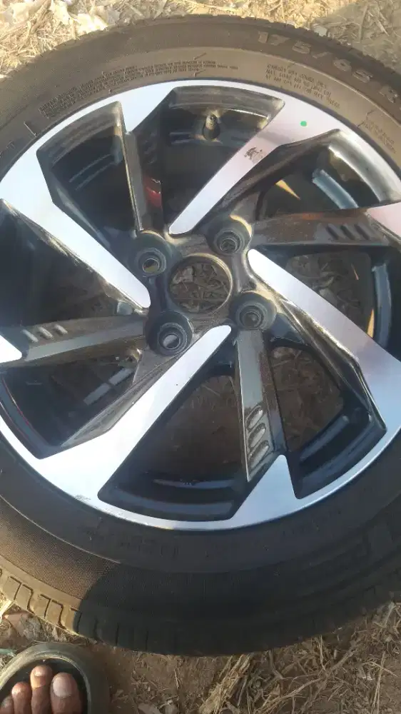 Velg serep sigra 2024