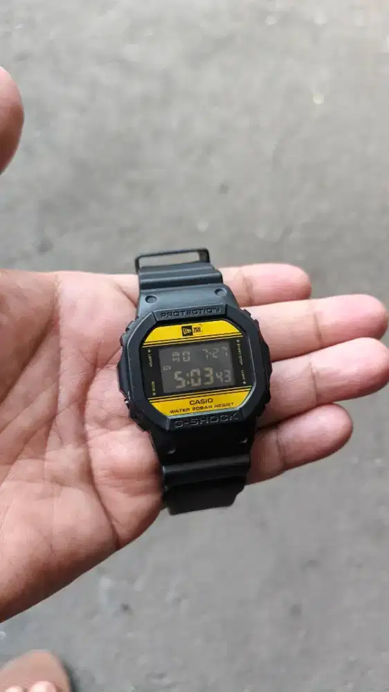 Casio gshock dw 5600 new era