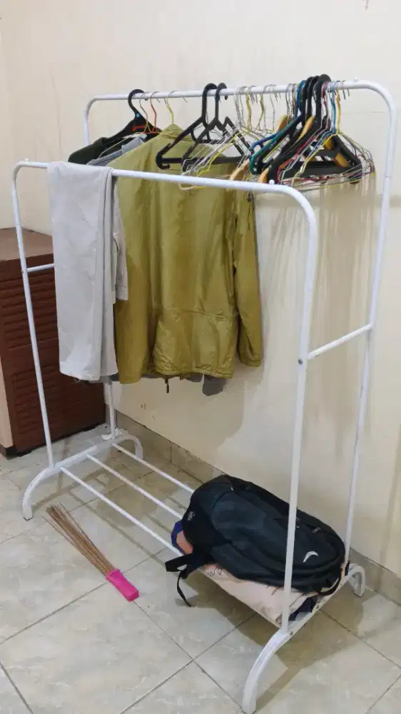 Dijual obral lemari gantungan baju meja obral