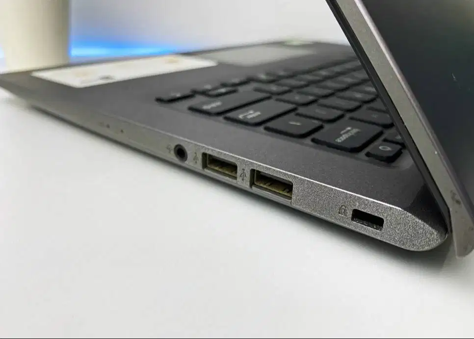 Laptop Asus VivoBook core i3 Gen 10 dual VGA Nvidia Gaming Rendering R