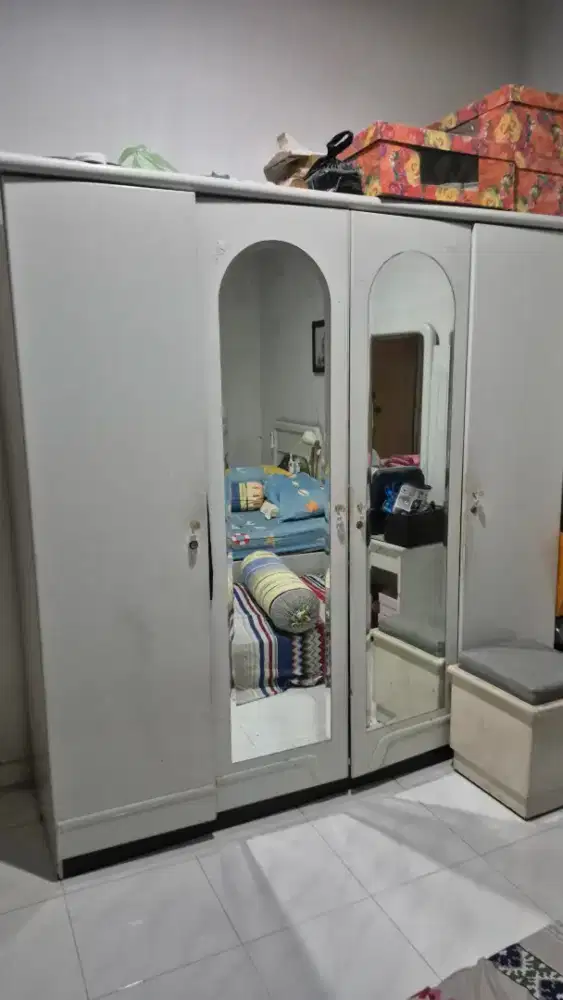 Jual bed set kamar tidur.
