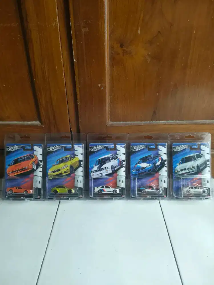 Hotwheels b & ck set