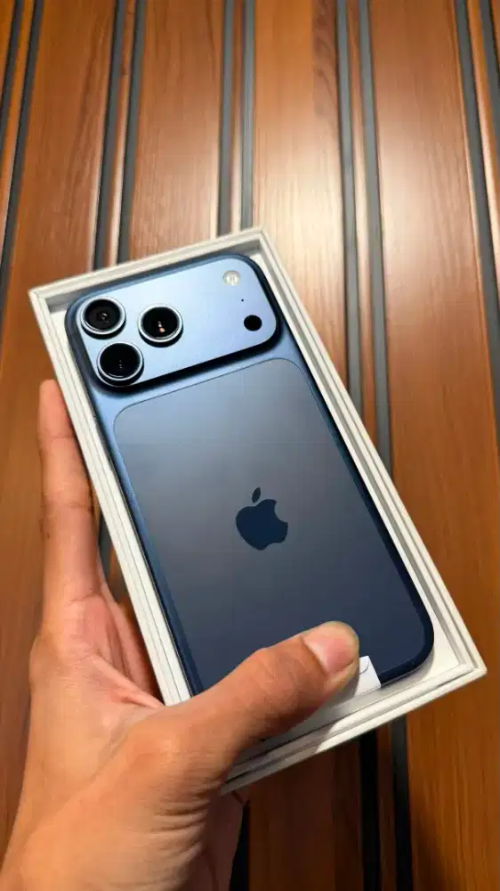 iPhone 17 promax deep blue 256gb iBox