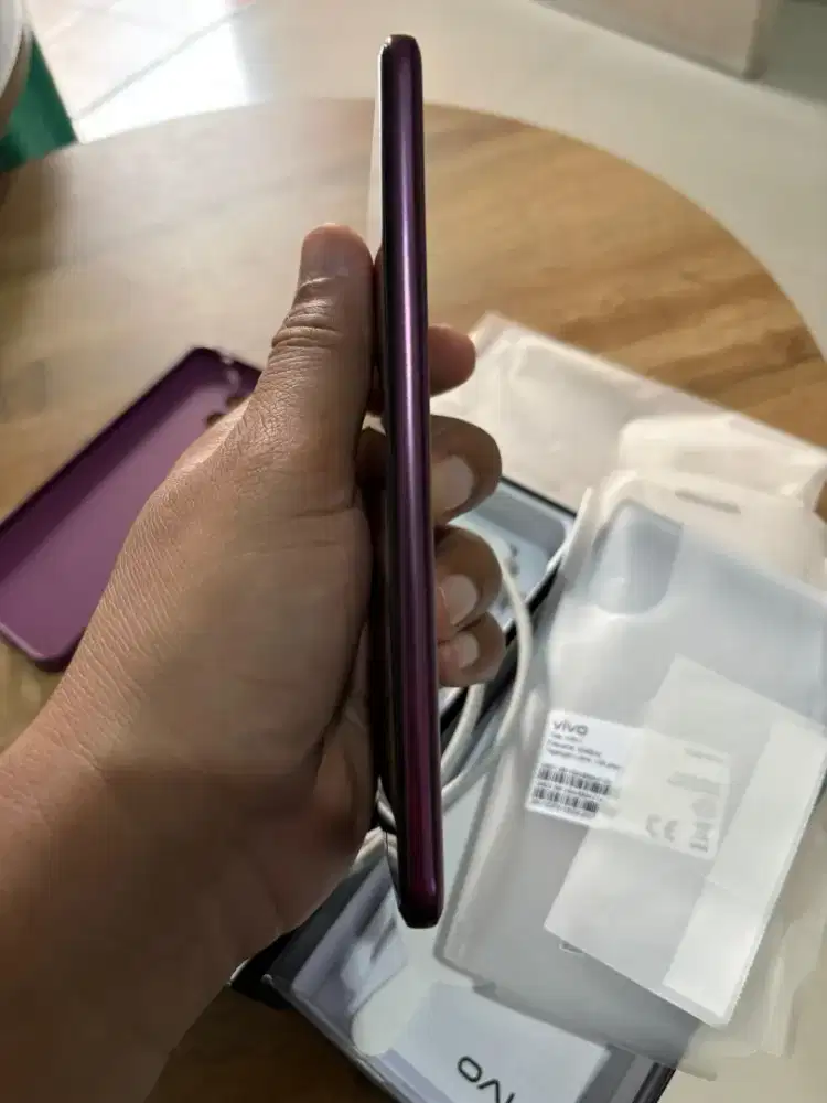 VIVO V60 5G Ram 12/256 Purple