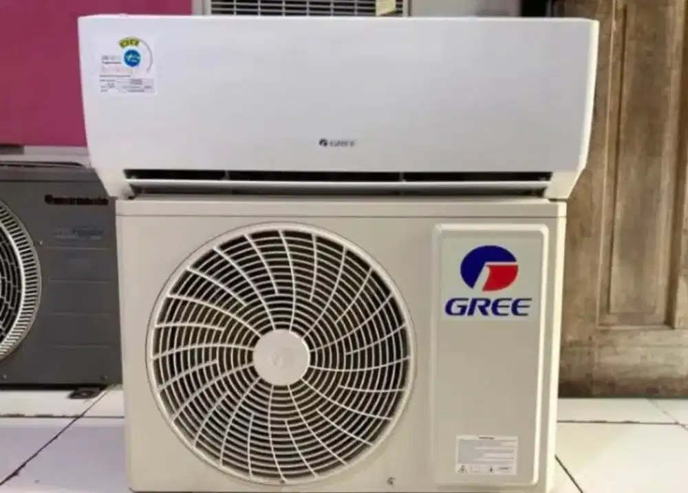 AC GREE 1/2 PK 95% ISTIMEWA