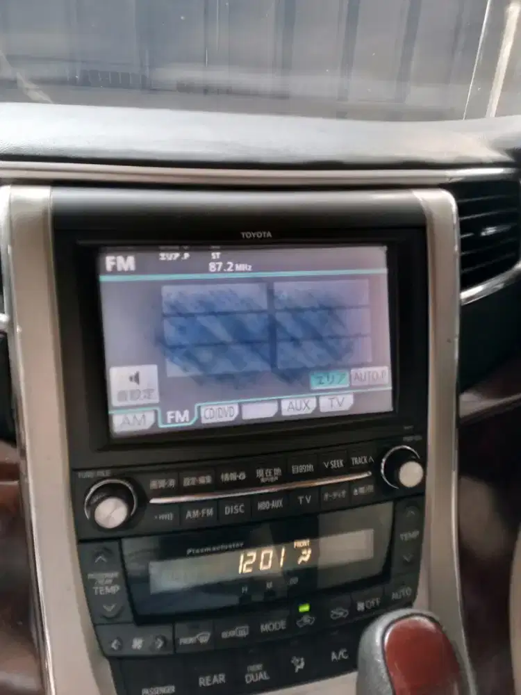 Serpis layar buram toyota alphard velfire