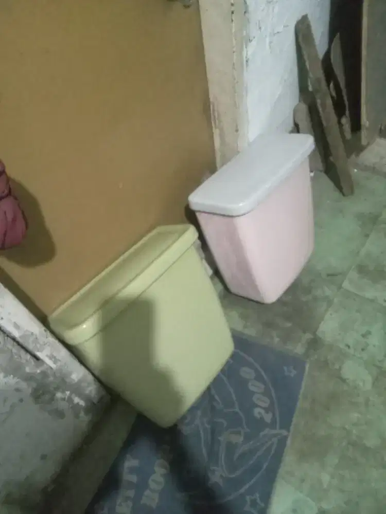 Tangki Closet TOTO