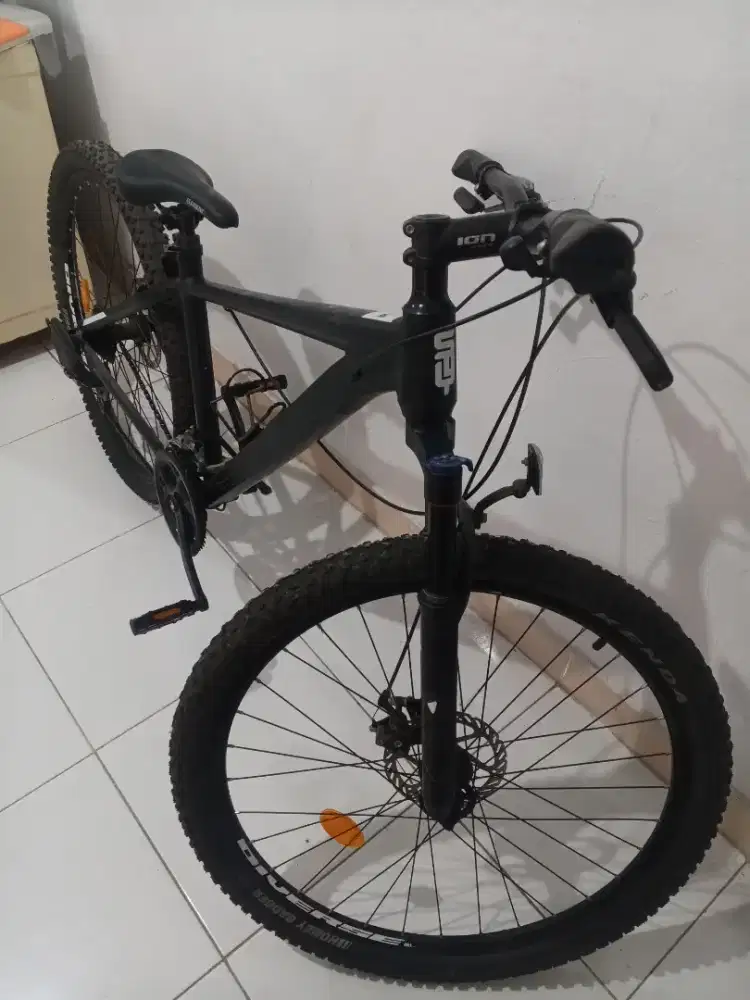 Jual Sepeda Gunung MTB 27.5 Inch Element SPY new aloy warna hitam.