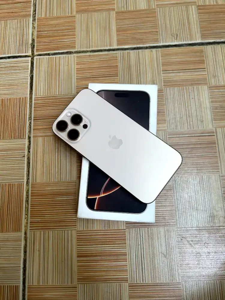 IPhone 16 pro max 256 gb ,desert titanium