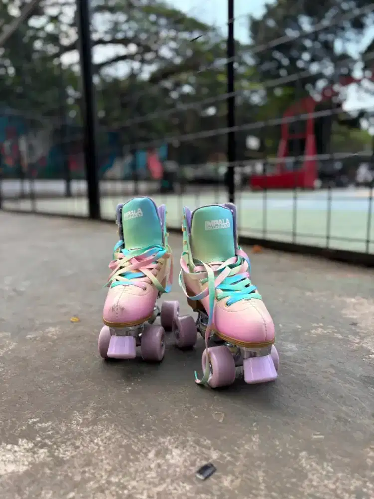 Sepatu roda impala size 38 jarang pakai