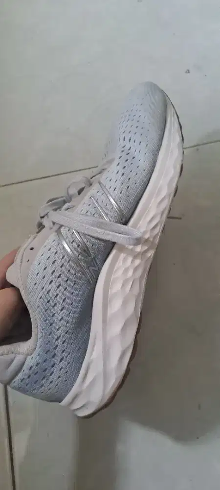 DIJUAL CEPAT NB 520 Grey running unisex