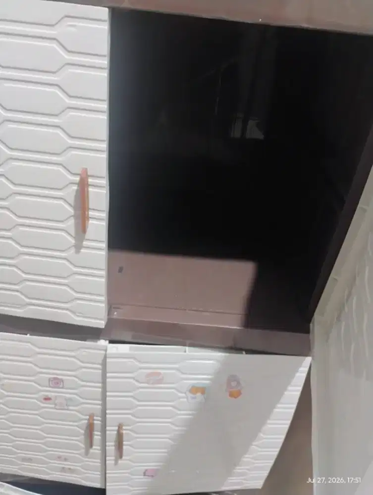 Lemari 3 susun bahan plastik, luas