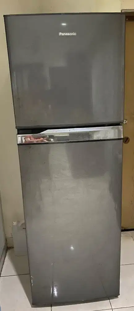 Kulkas Panasonic 2 pintu