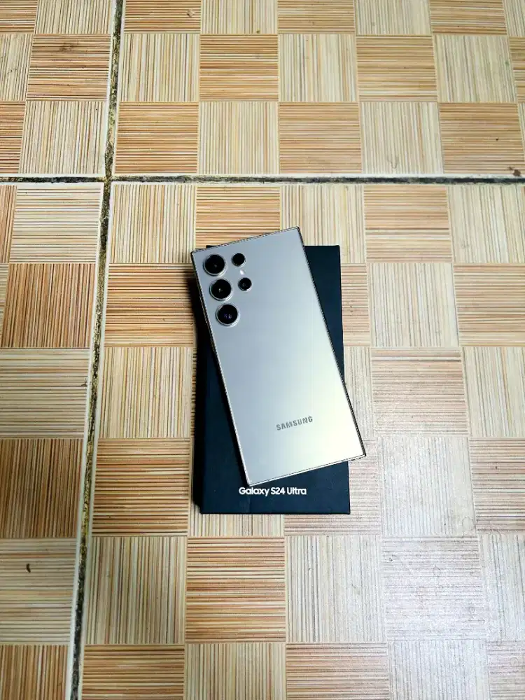 Samsung S24 ultra 5g 12/256 gb