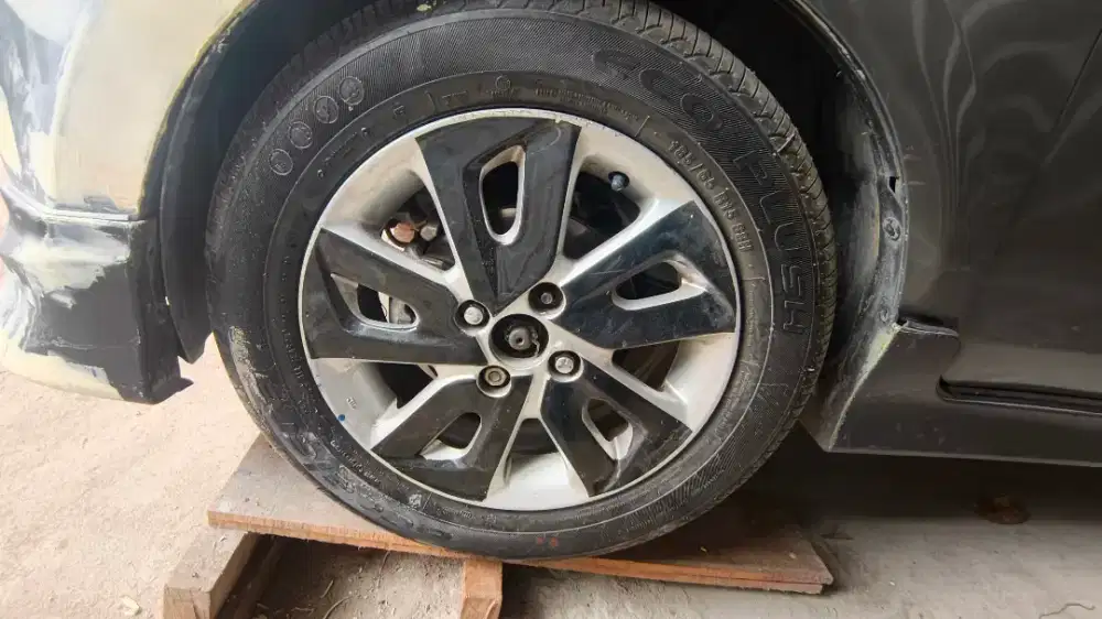 velg mobil honda Mobilio R15